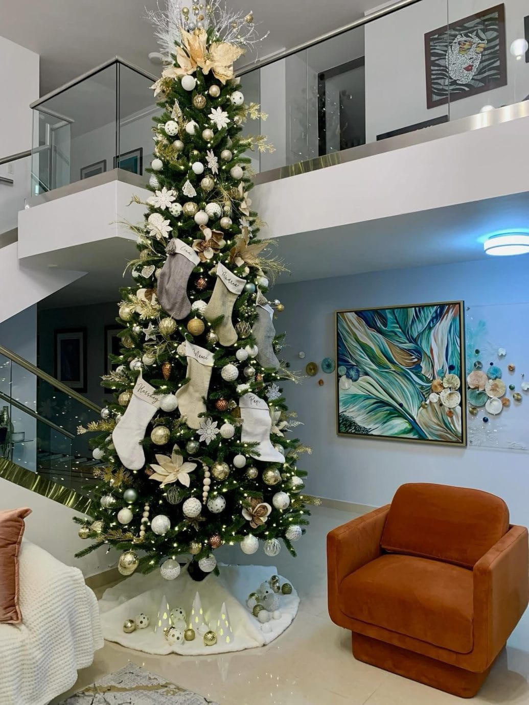 Árboles de navidad 2026 en tonos neutros son tendencia 02