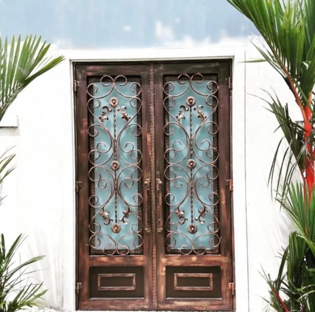 Puertas y ventanas ornamentales