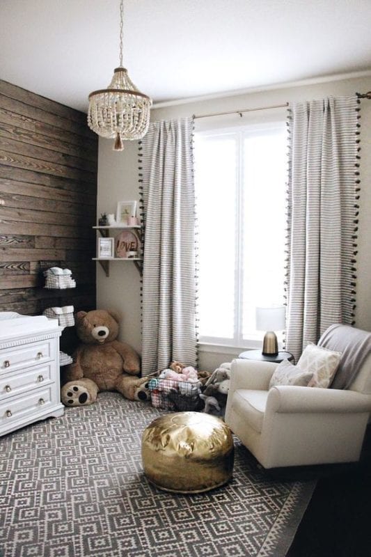 habitación de bebécolor dorado