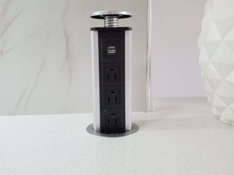 Pop-up outlets