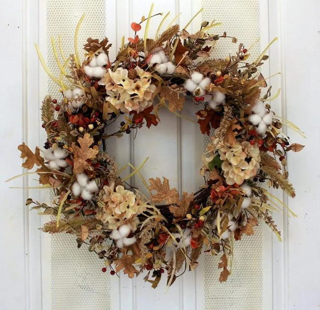coronas para decorar la puerta de la casa en otoño