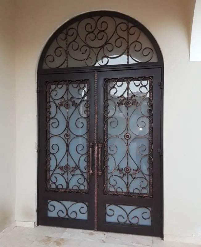 Puertas y ventanas ornamentales
