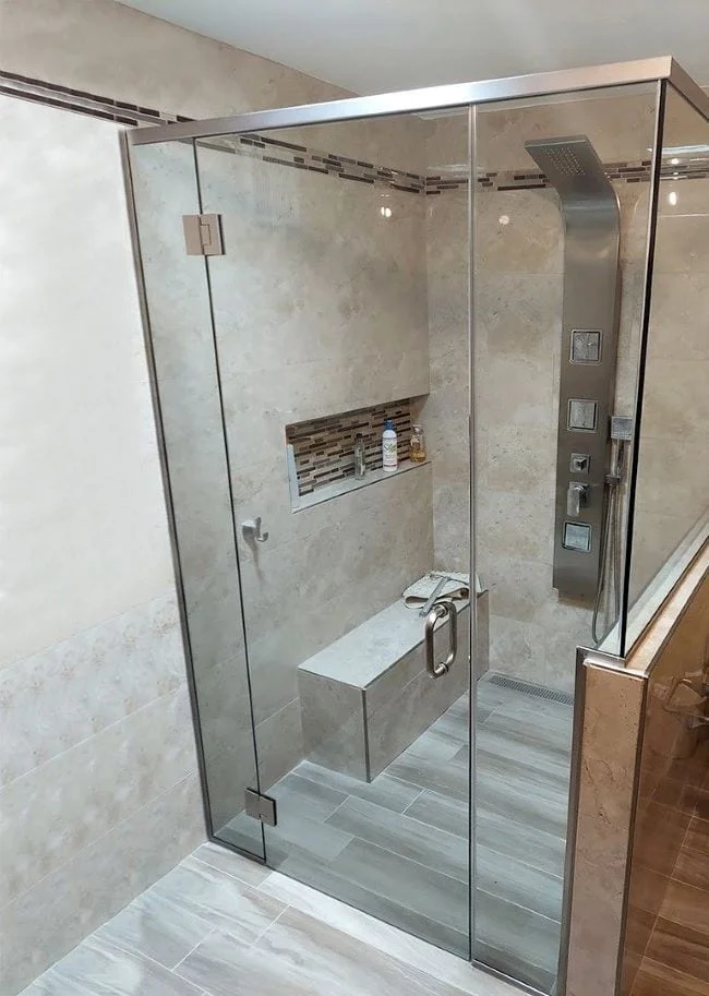 Cortinas de cristal para el baño moderno