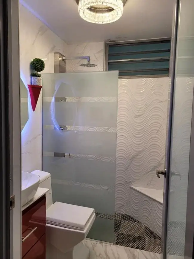 cortinas de vidrio para baños modernos