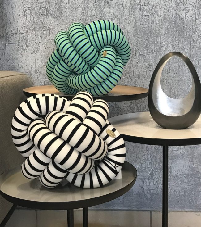 Los famosos Knot, cojines con forma de nudo