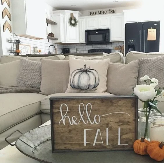 cojines estilo farmhouse para decorar la sala en otoño