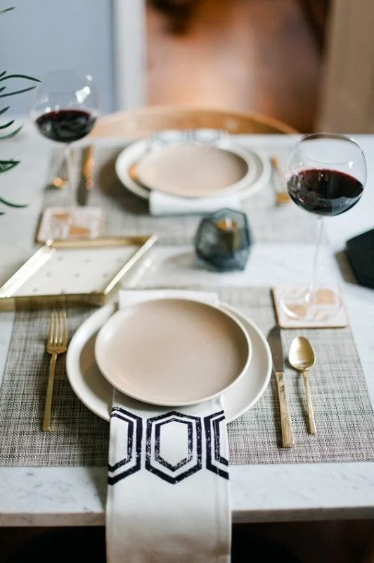 como decorar mesas modernas para acción de gracias