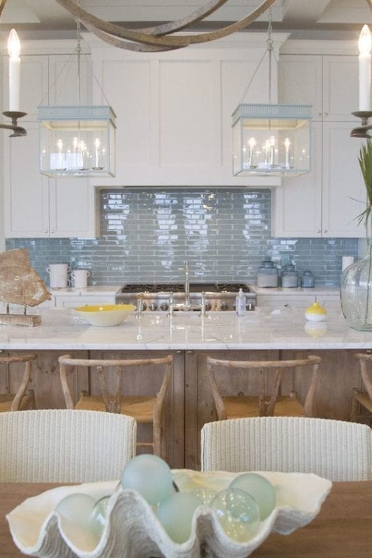 Ideas para decorar una cocina estilo coastal o playera