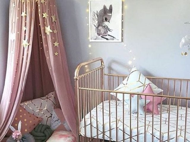 Decora la habitación del bebé color dorado