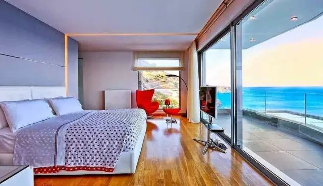 casa-moderna-habitacion-vista-al-mar
