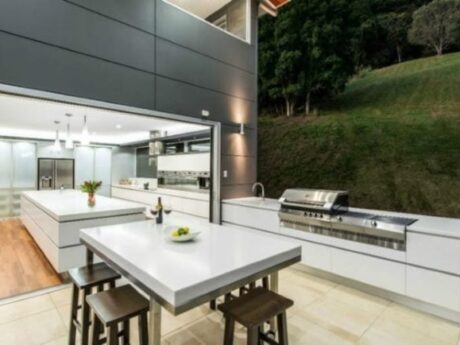 outdoor kitchen