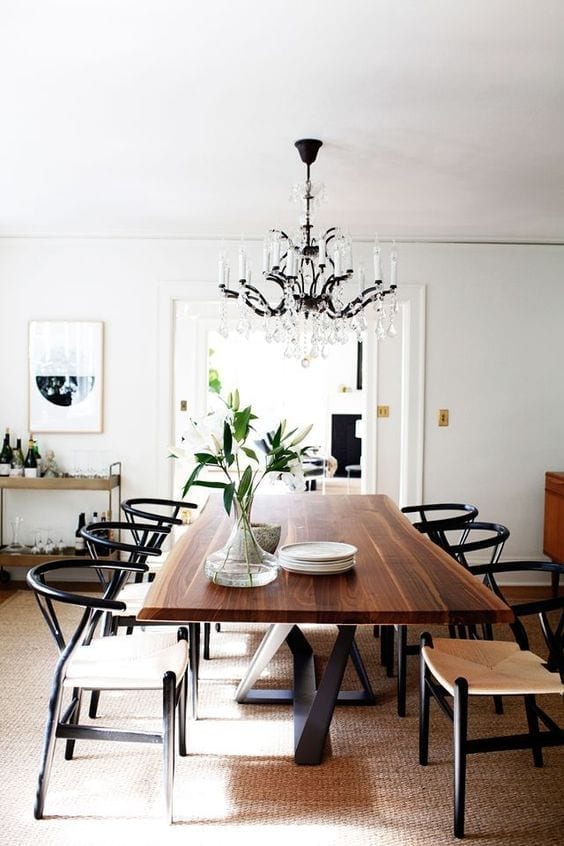 ideas para decorar el comedor con una lámpara chandelier