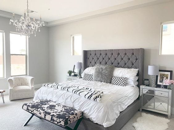 ideas para decorar el master bedroom con lámpara araña