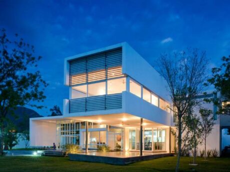 iluminar los exteriores
