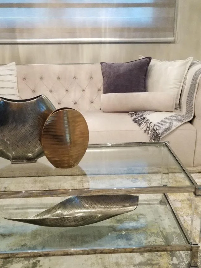 como decorar la sala en tonos neutros